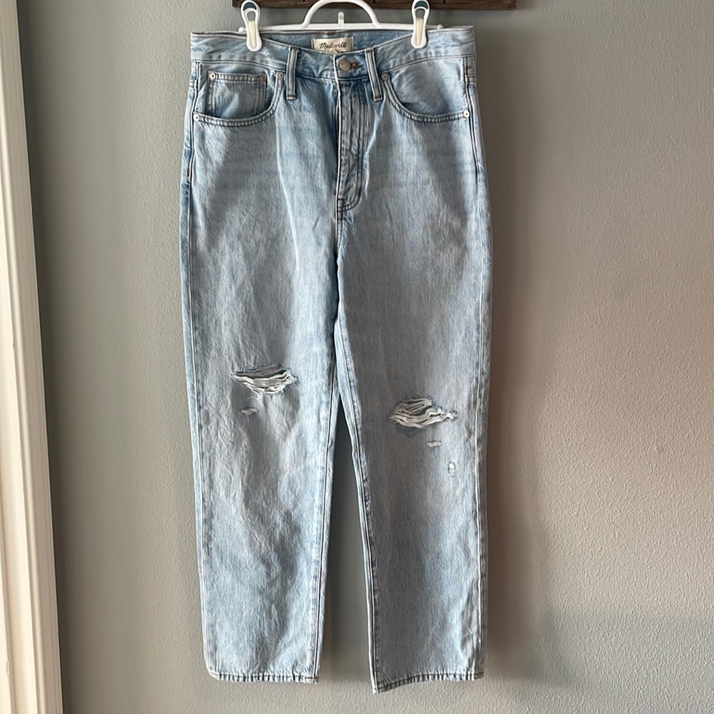 Madewell Dad Jean in a greenvale wash Ripped Edition size 27